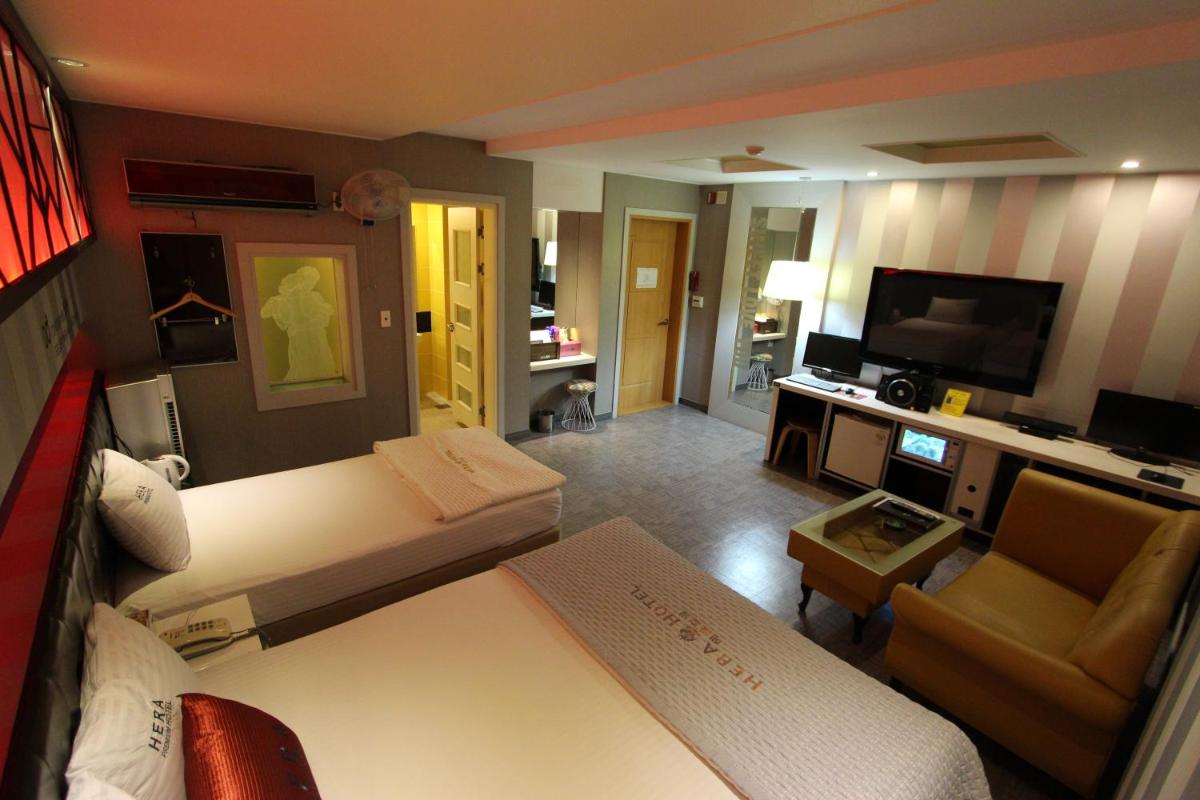 Hera Hotel - Housity