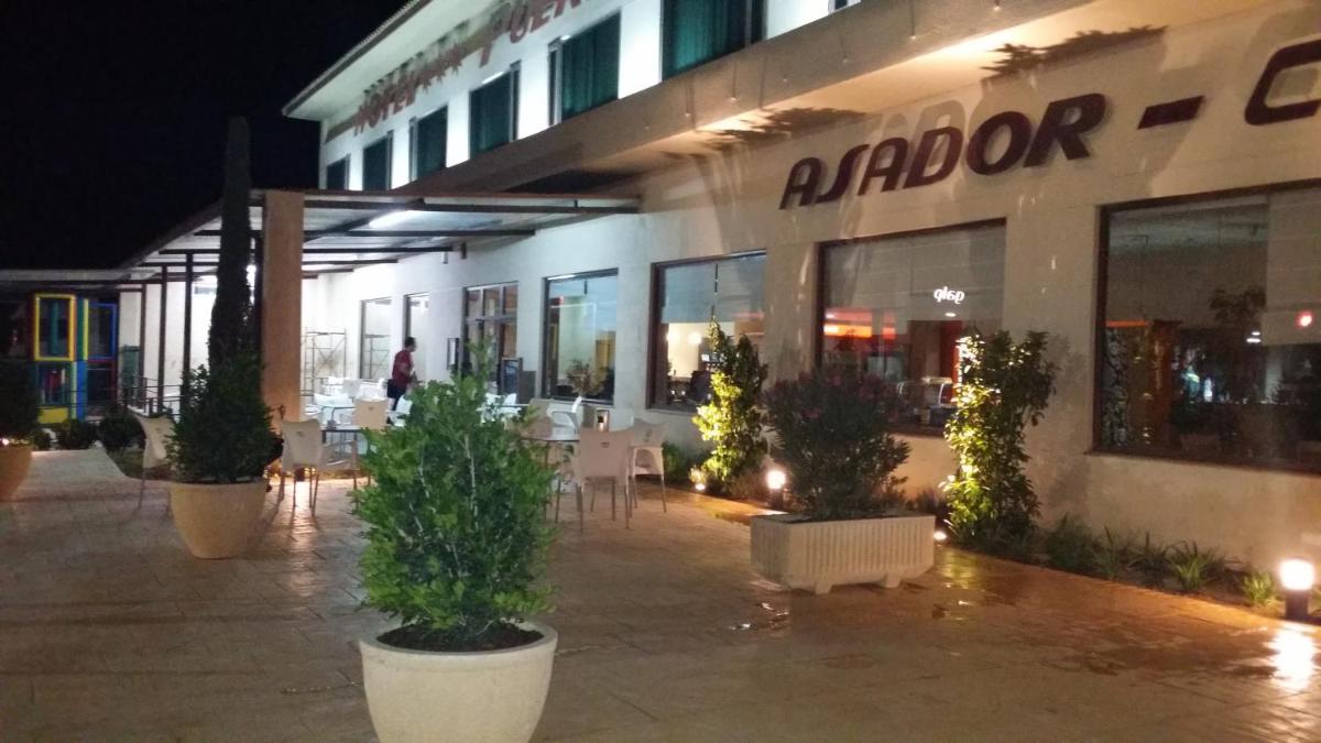 Hotel Puerta de la Serrania - Housity