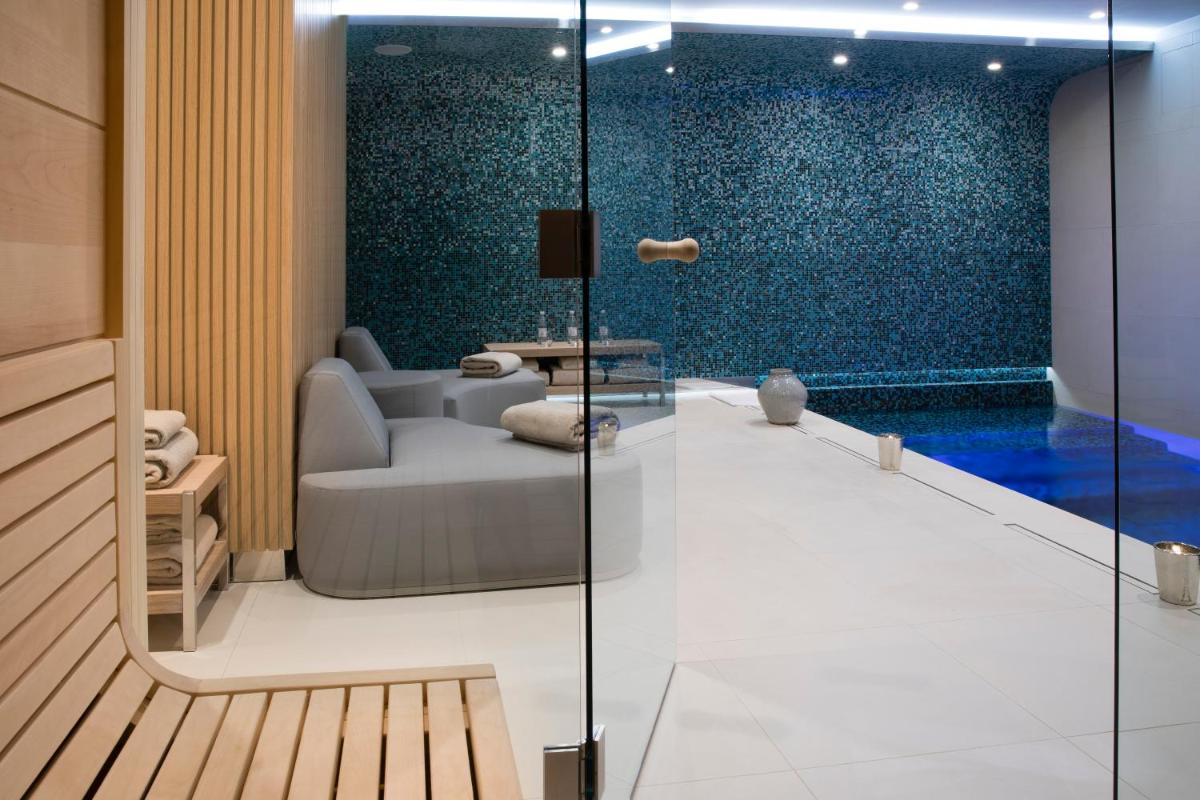 Coin salon dans l'établissement Maison Bréguet