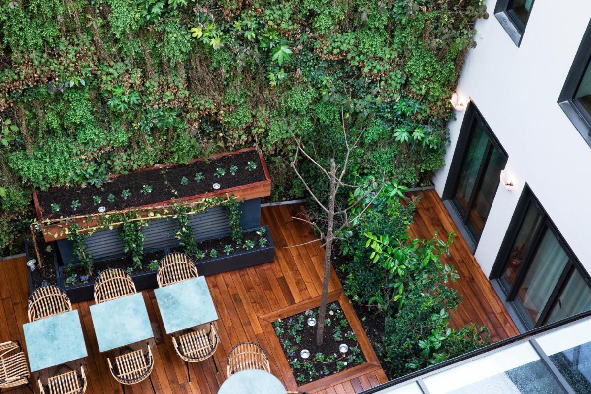 Jardin de l'établissement Maison Bréguet