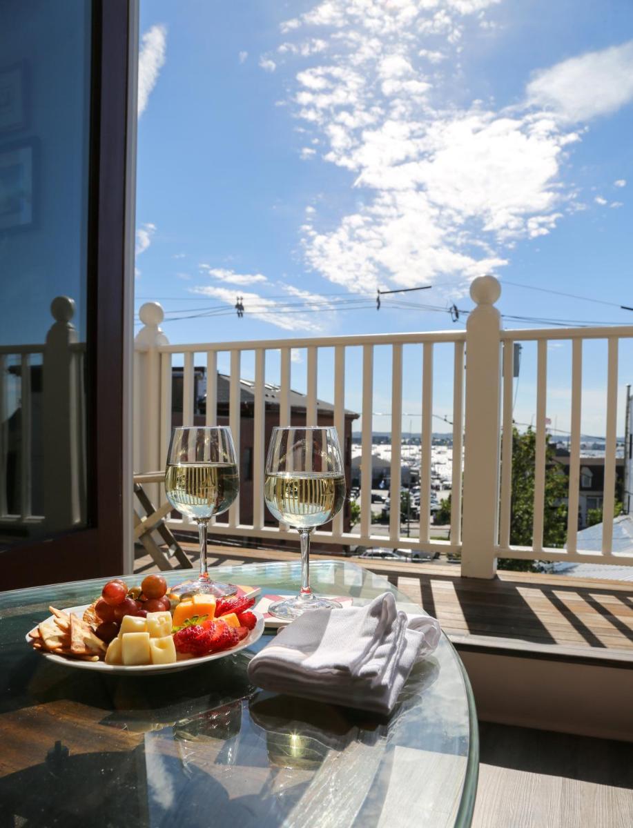 Suitetrails - Almondy Inn Bed & Breakfast