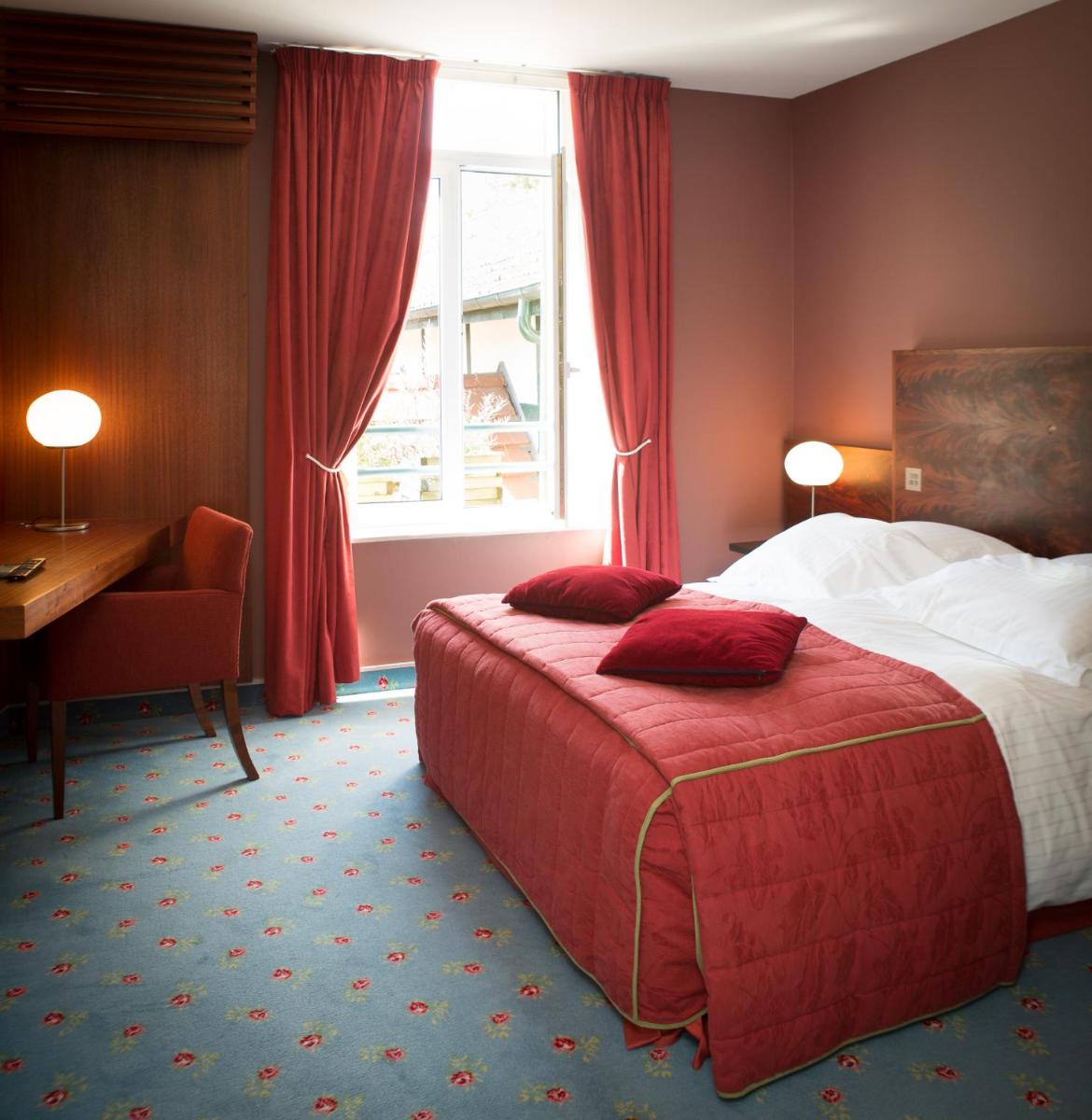 Hôtel & Restaurant Le Relais d'Aumale - Housity