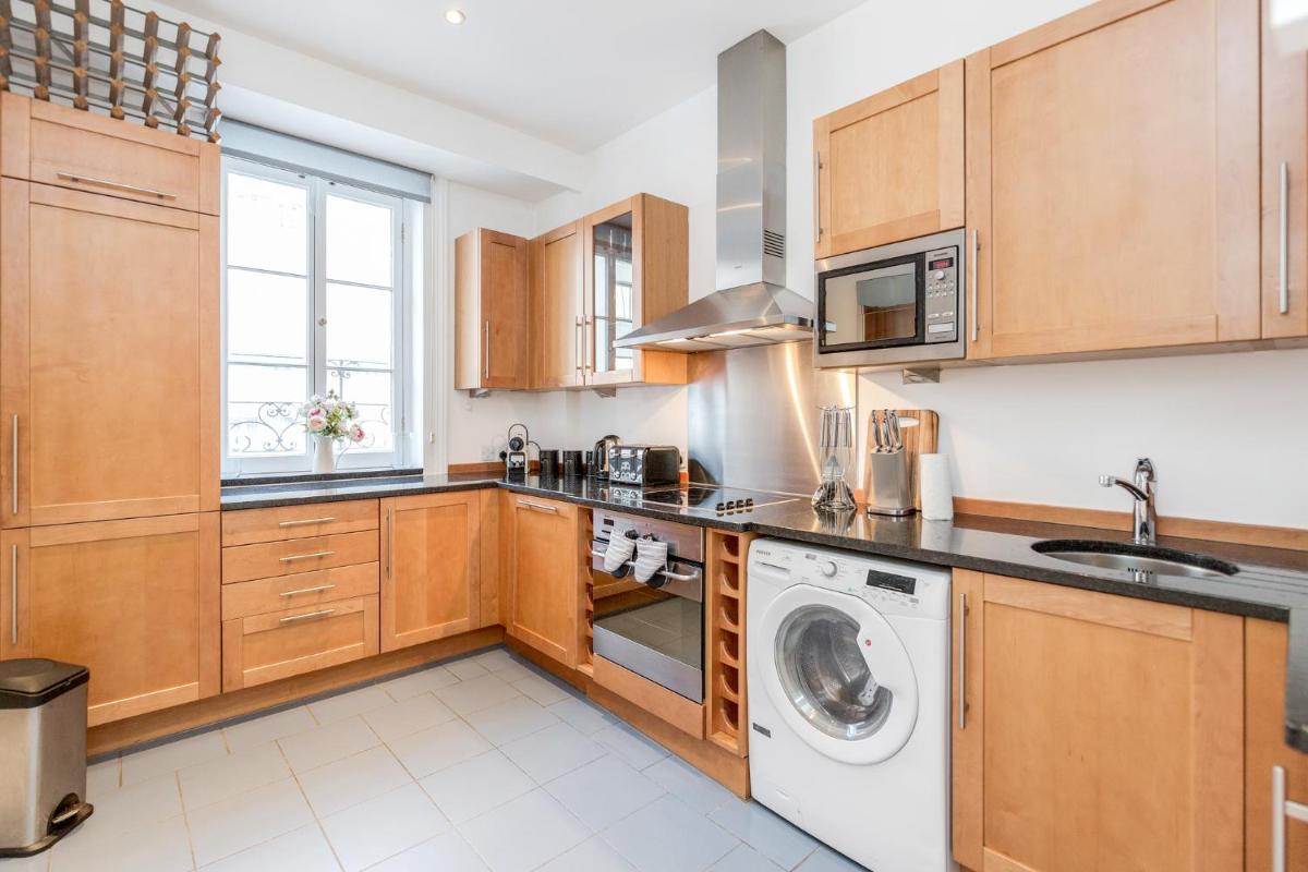 Outstanding Trafalgar Penthouse, sleeps 8 - Housity