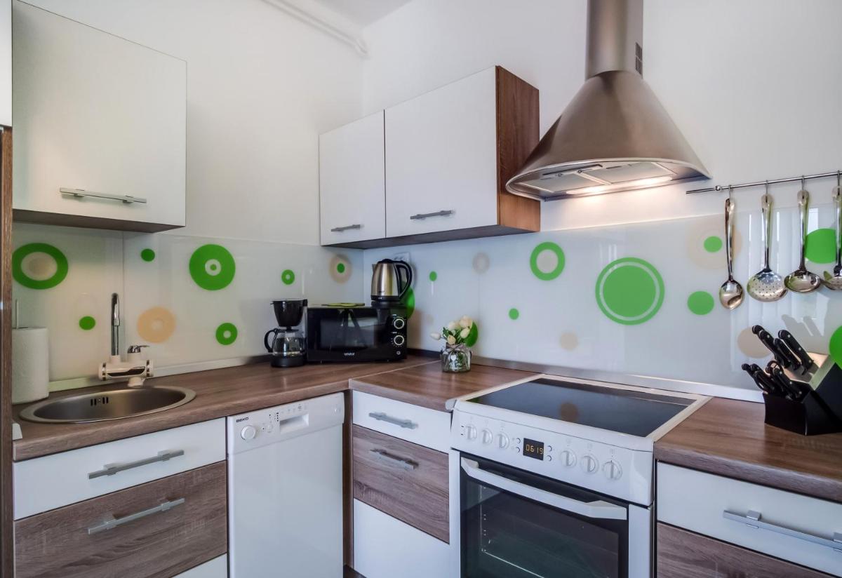 Apartments Ani - Housity