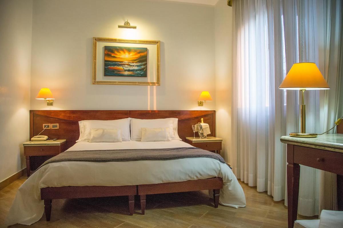 Palmed Hotel - Housity