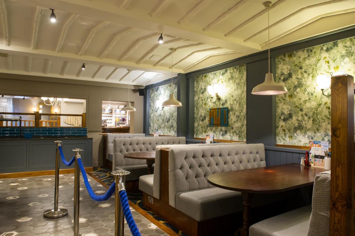 The Swan by Innkeeper's Collection - Housity