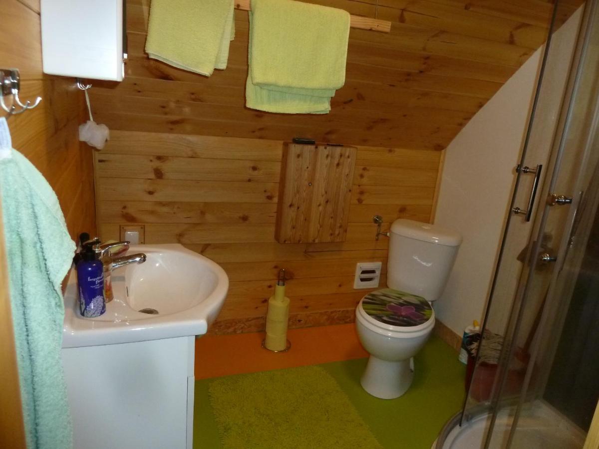 Vesnická usedlost - Housity