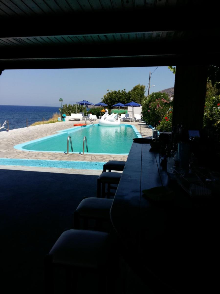 Haritos Hotel - Geothermal Hot Swimming Pool - Housity