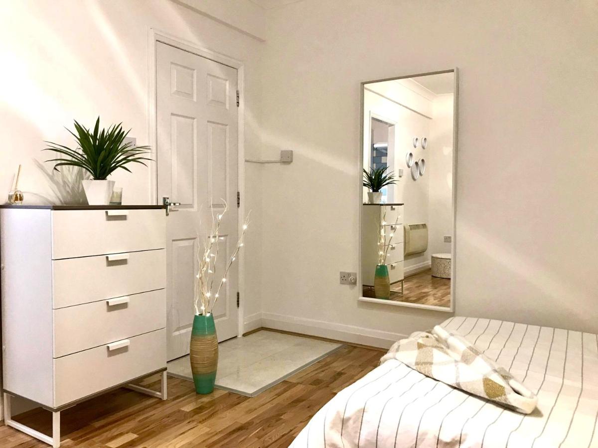 Modern Boutique Studio Apartment - Housity