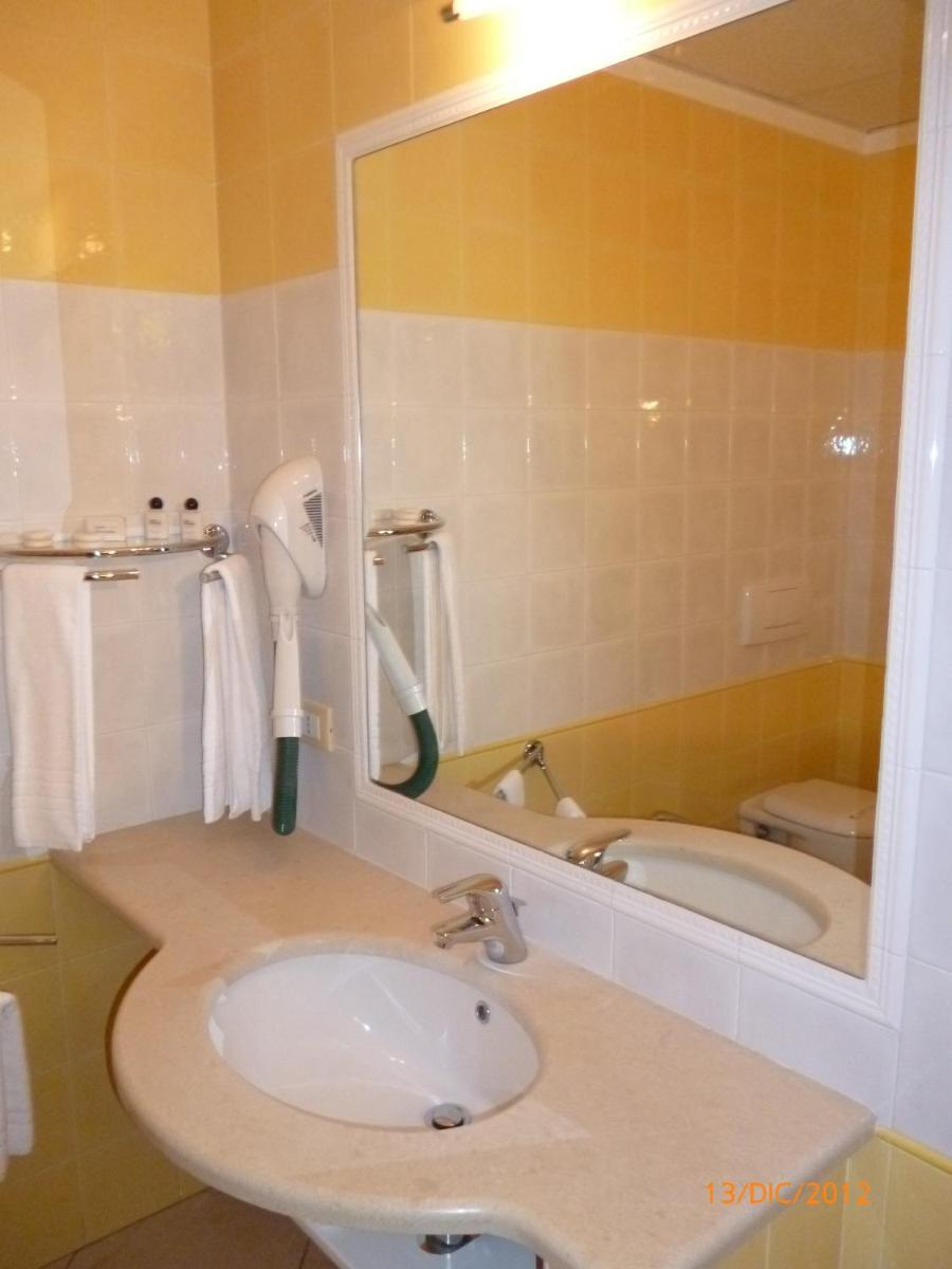 Hotel Marinella - Housity
