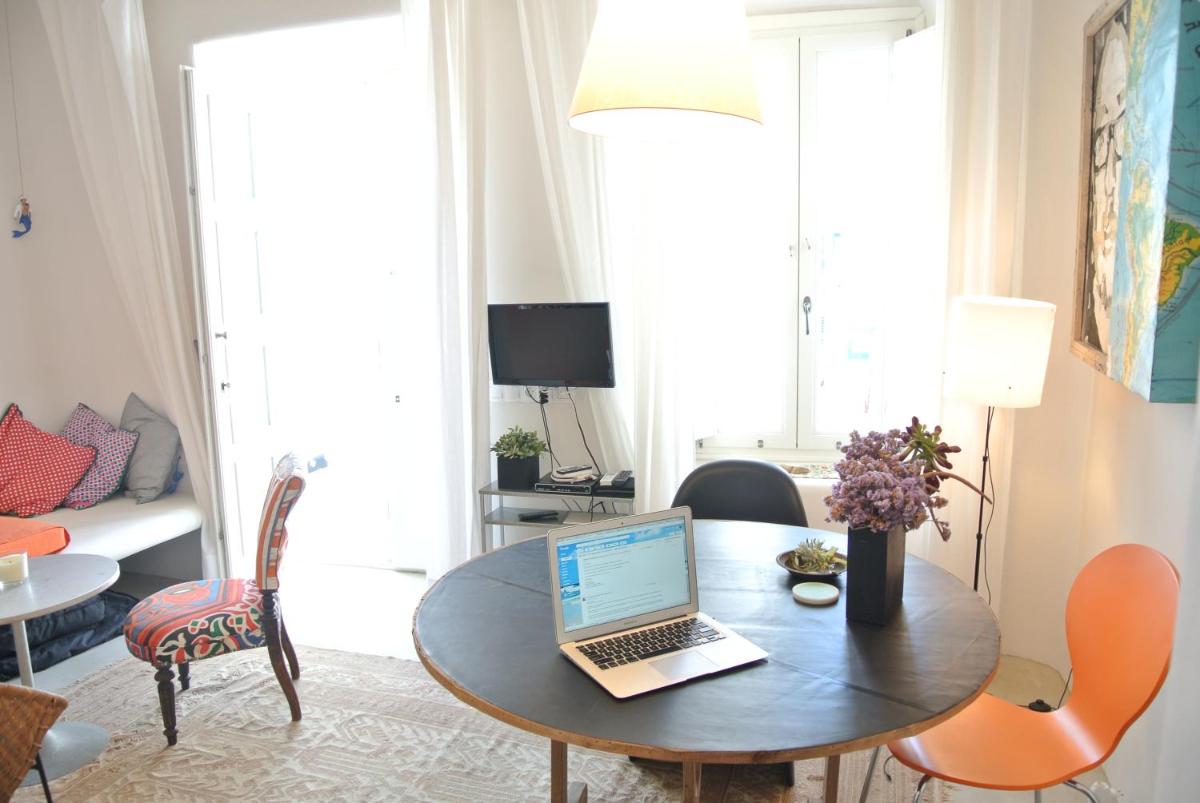 Eclectic & Artistic house in Mykonos town - Housity