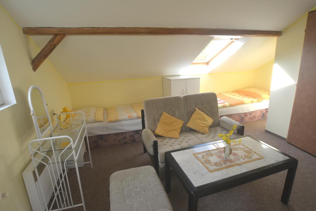 Bušeranda - depandance Hotelu U Zeleného stromu - Housity