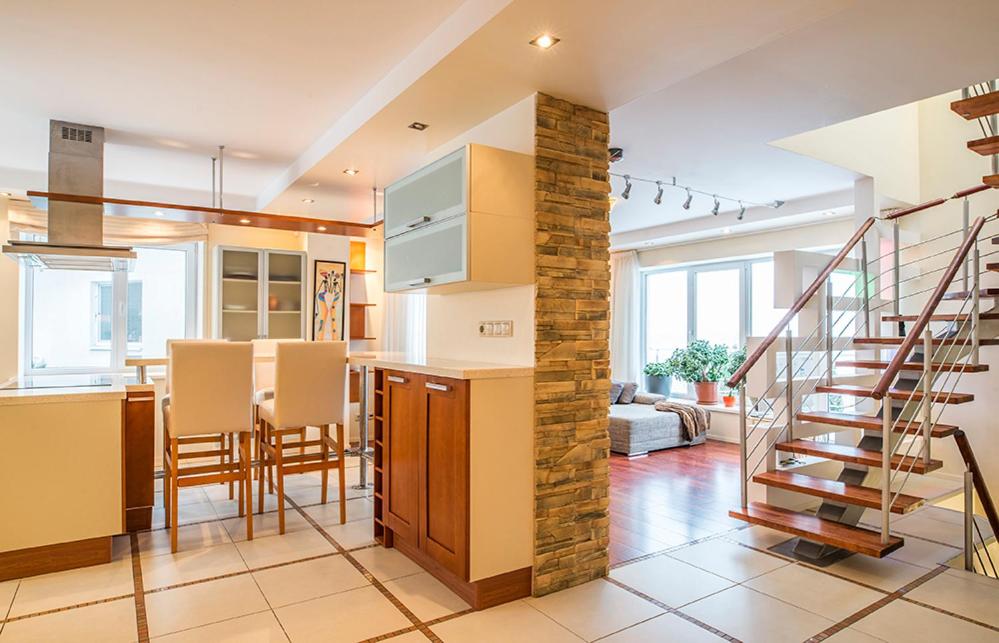 SAUNA+JACUZZI Townhouse near lake - Housity