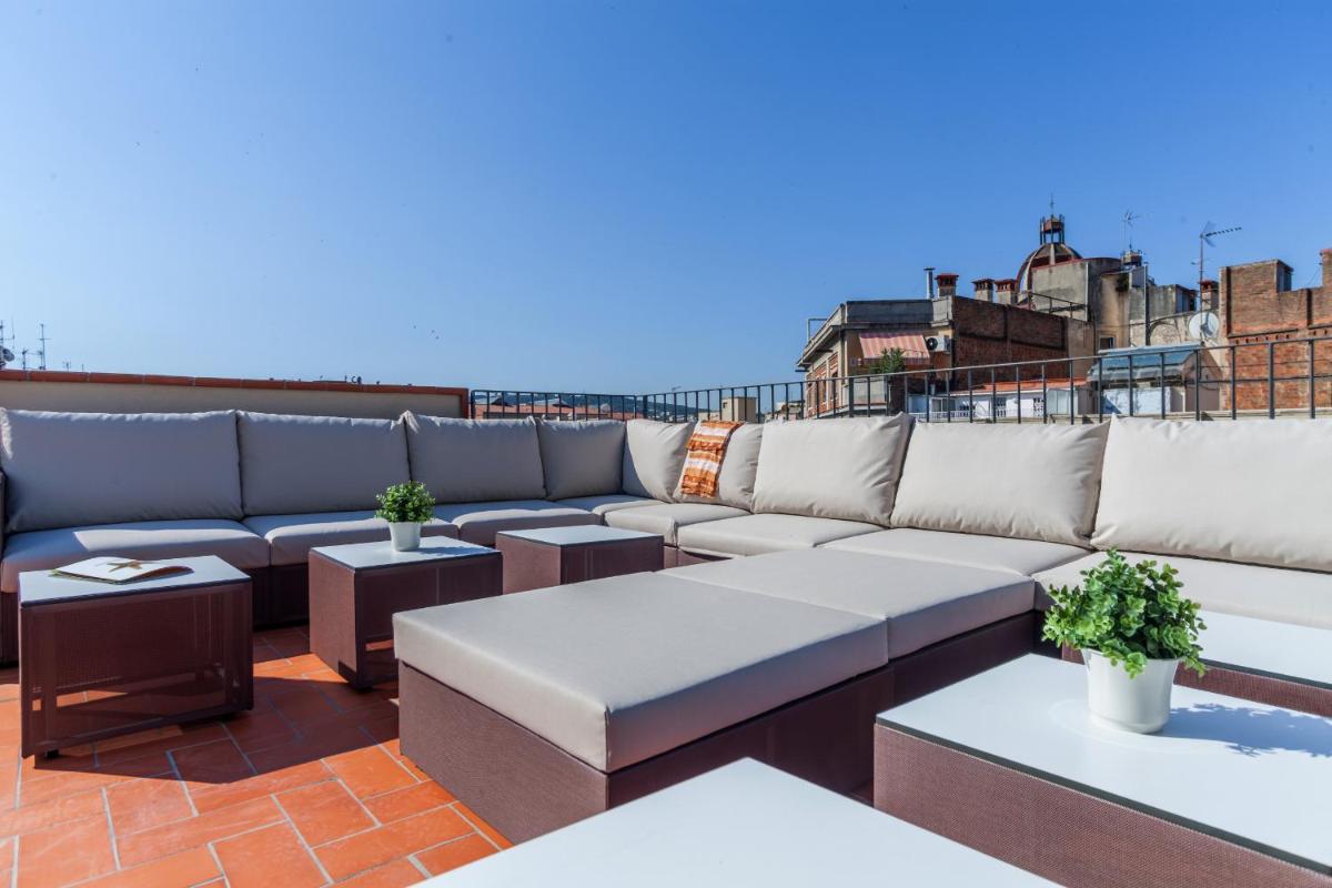 Aparteasy - Deluxe Family Apartments with Pool - Housity