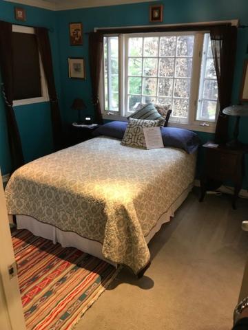 Suitetrails - Elaine's Hollywood Bed & Breakfast
