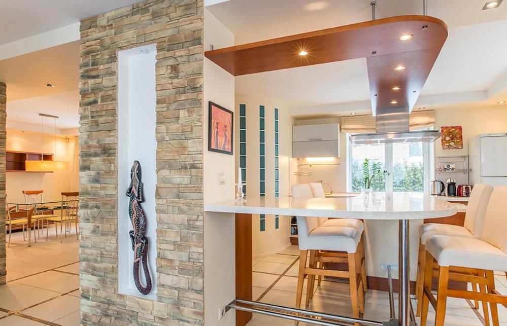 SAUNA+JACUZZI Townhouse near lake - Housity