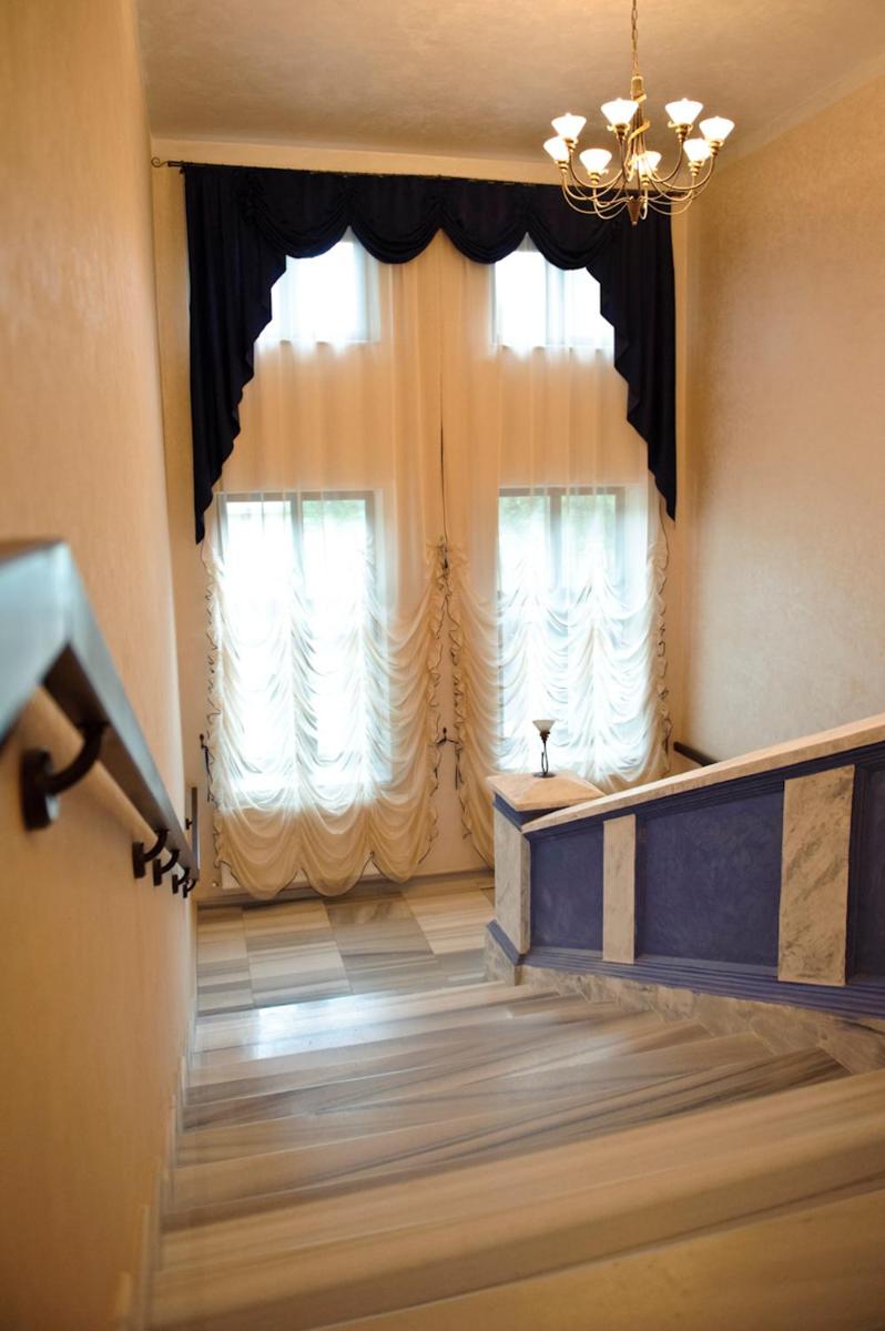 Hotel Carol - Vatra Dornei - Housity