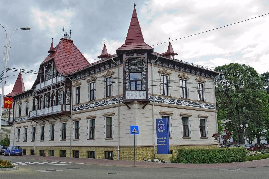 Hotel Carol - Vatra Dornei - Housity