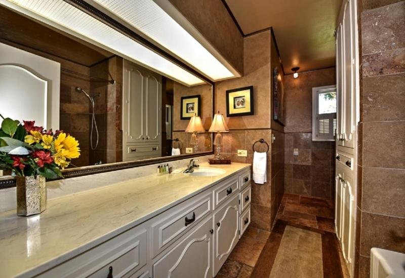 Comal Cottage on Union #291 - Housity