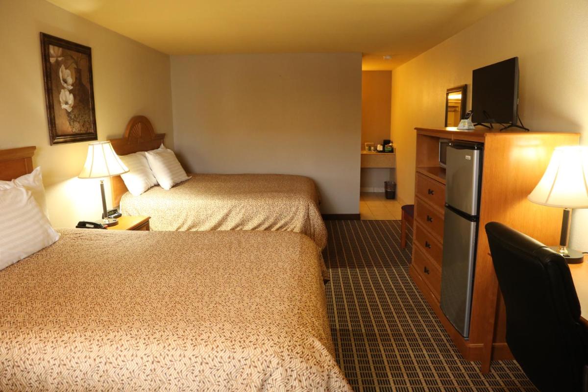 Coach Light Inn - Housity