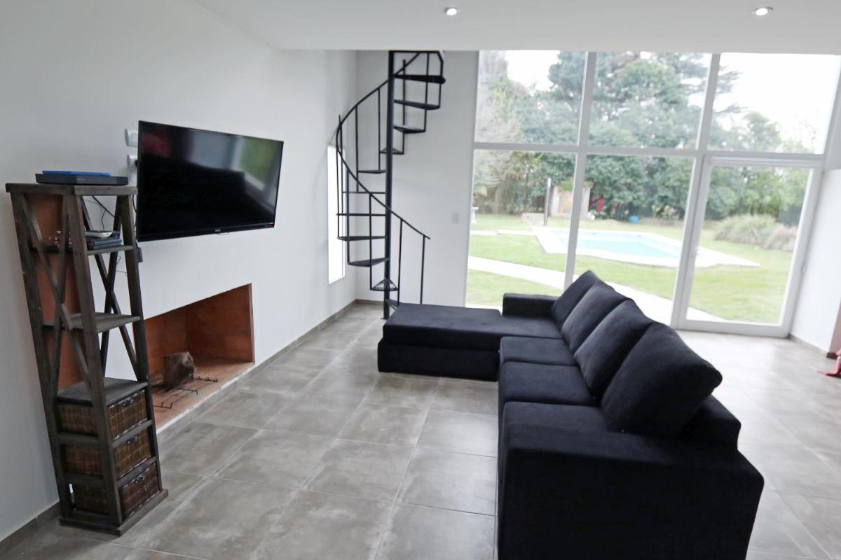 Hermosa Casa con Pileta Roldán Funes Rosario - Housity