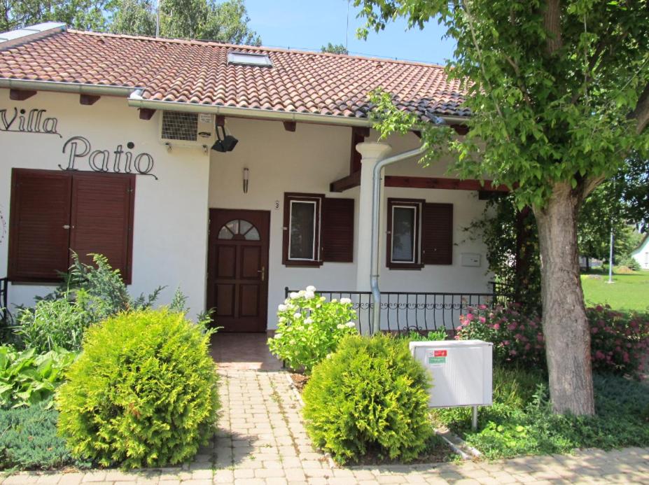 Villa Patio - Housity