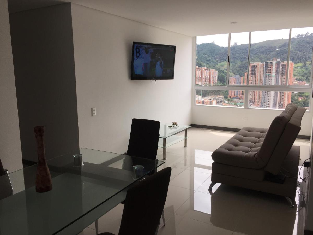 Apartamento relajante, amplio, moderno e iluminado, Sabaneta, Medellín , 3 alcobas - Housity