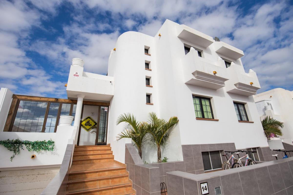 Surf Riders Fuerteventura - Housity