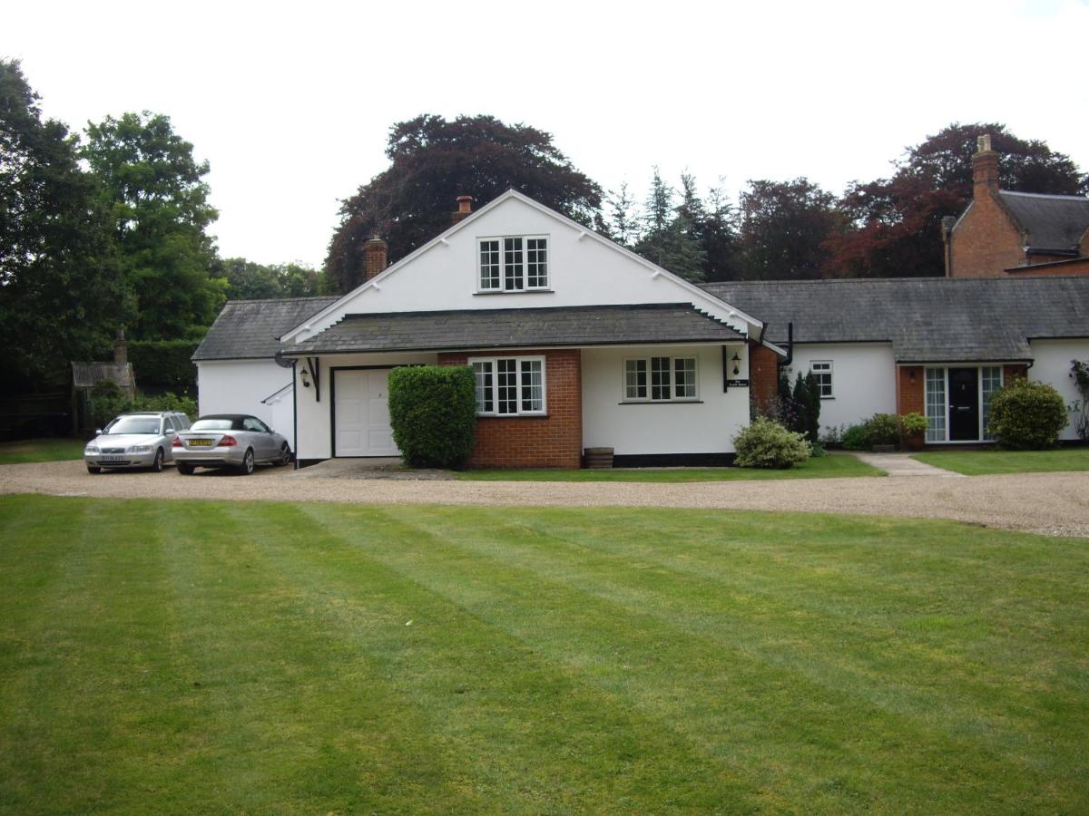 The Coach House - Housity