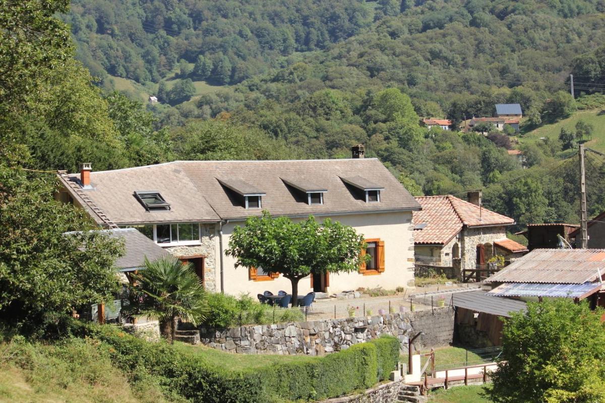 Maison du Coué Pyrénées Mourtis Gîte pour 2 à 12 pers - Housity