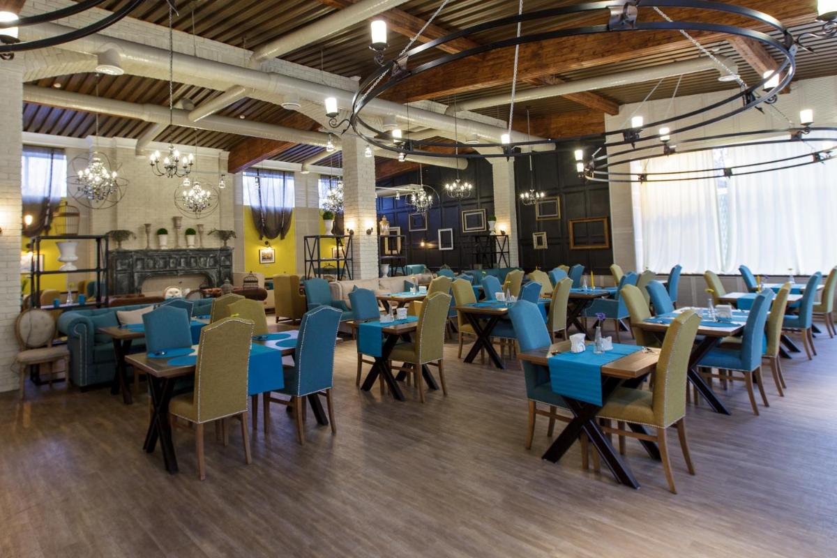 Park Hotel Nadezhda - Housity