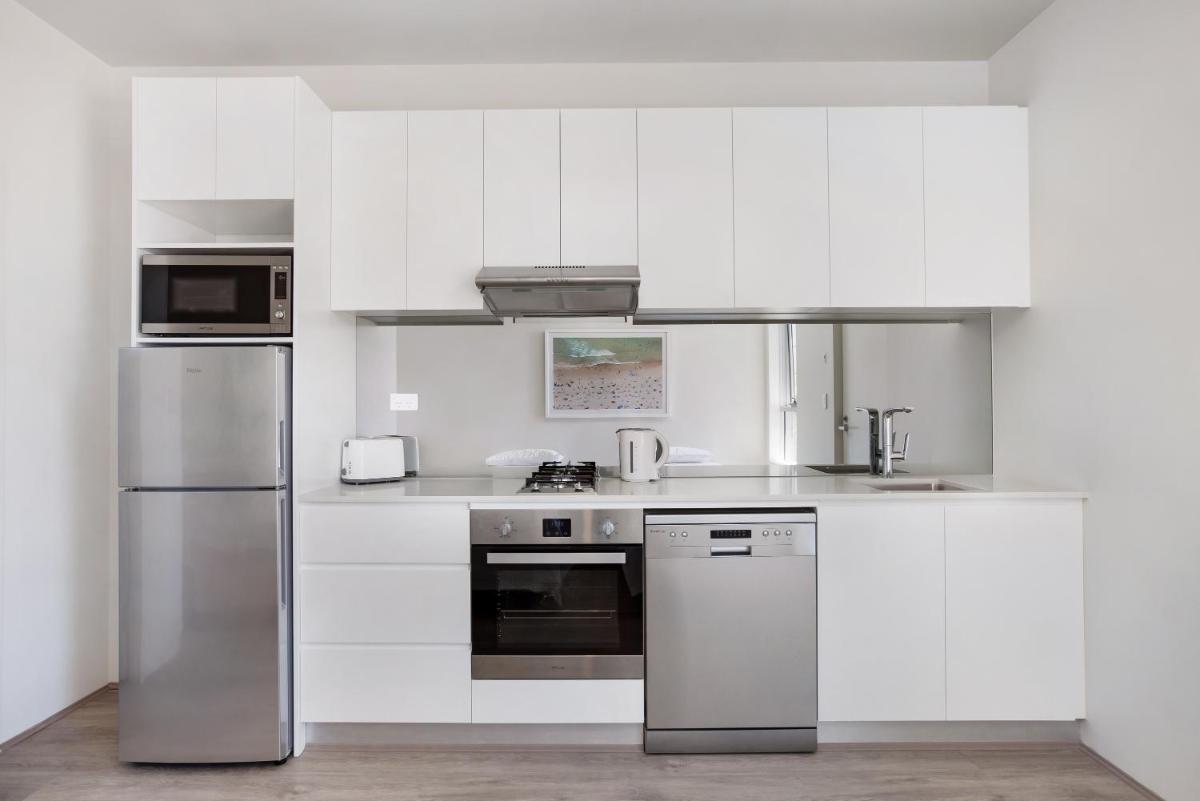 Bondi Beach Studio Penthouse Suite + Balcony - Housity