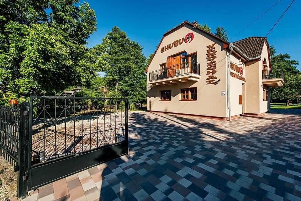 Shubu Zen Vendégház - Housity