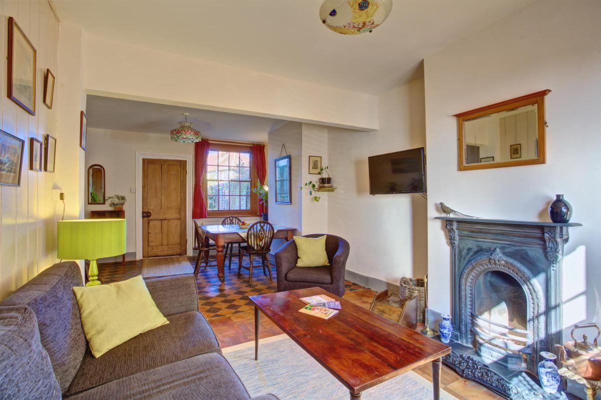 St Johns House - Housity