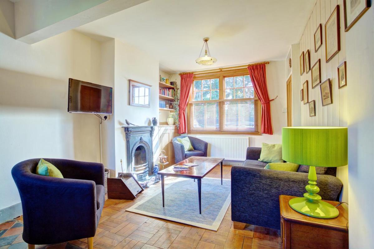 St Johns House - Housity