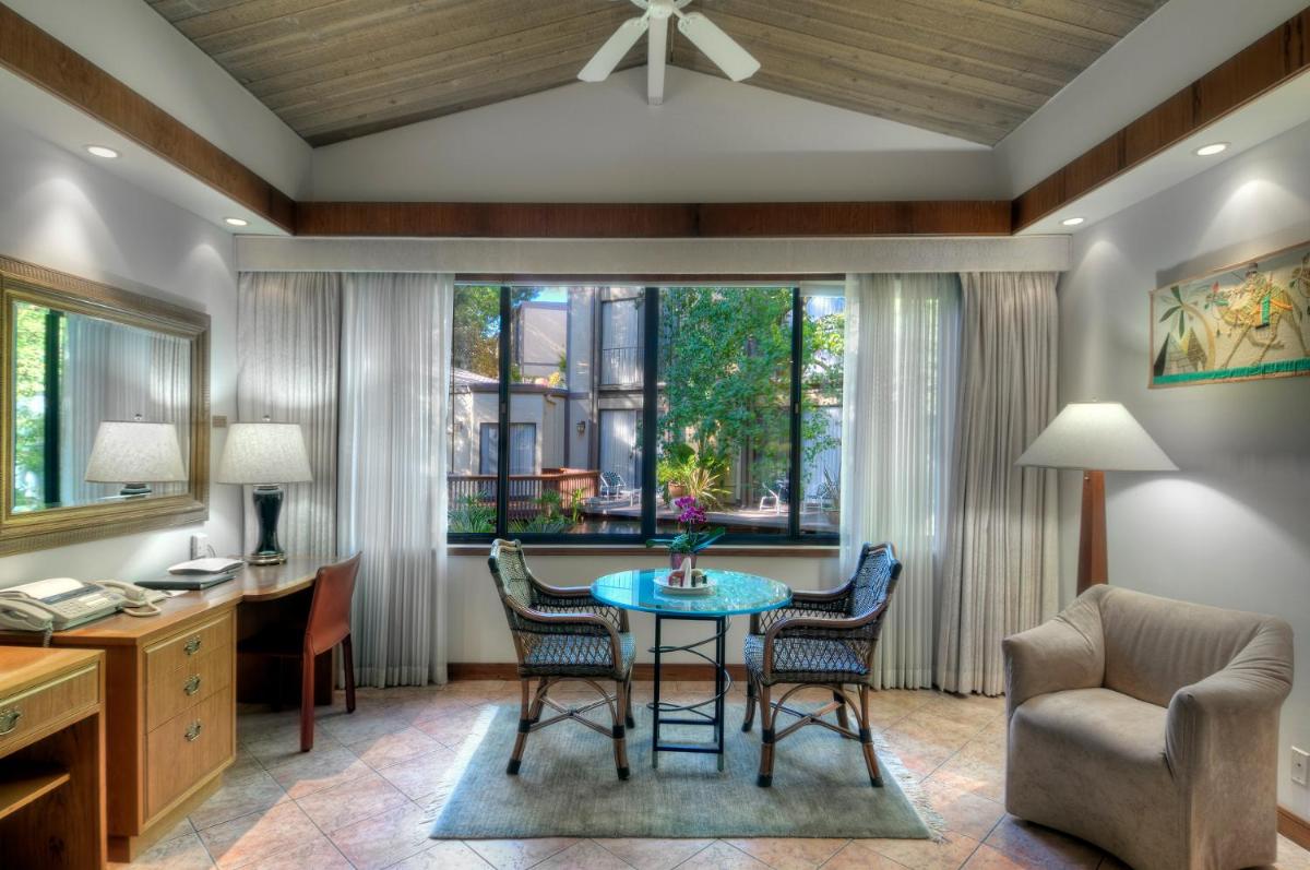 Dinah's Garden Hotel - Housity