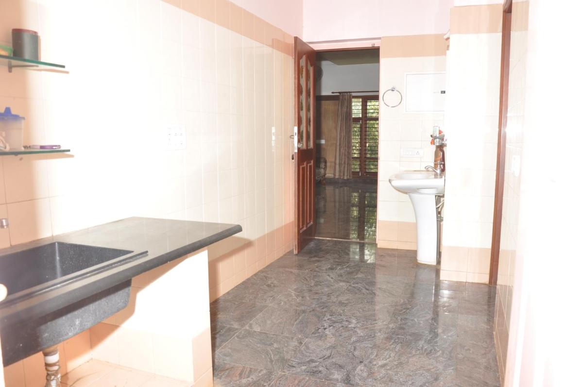 Suvarna Luxury Home Stay - Housity