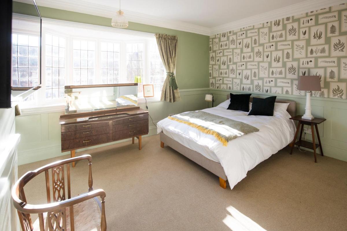 Bournville House & Cafe - Housity