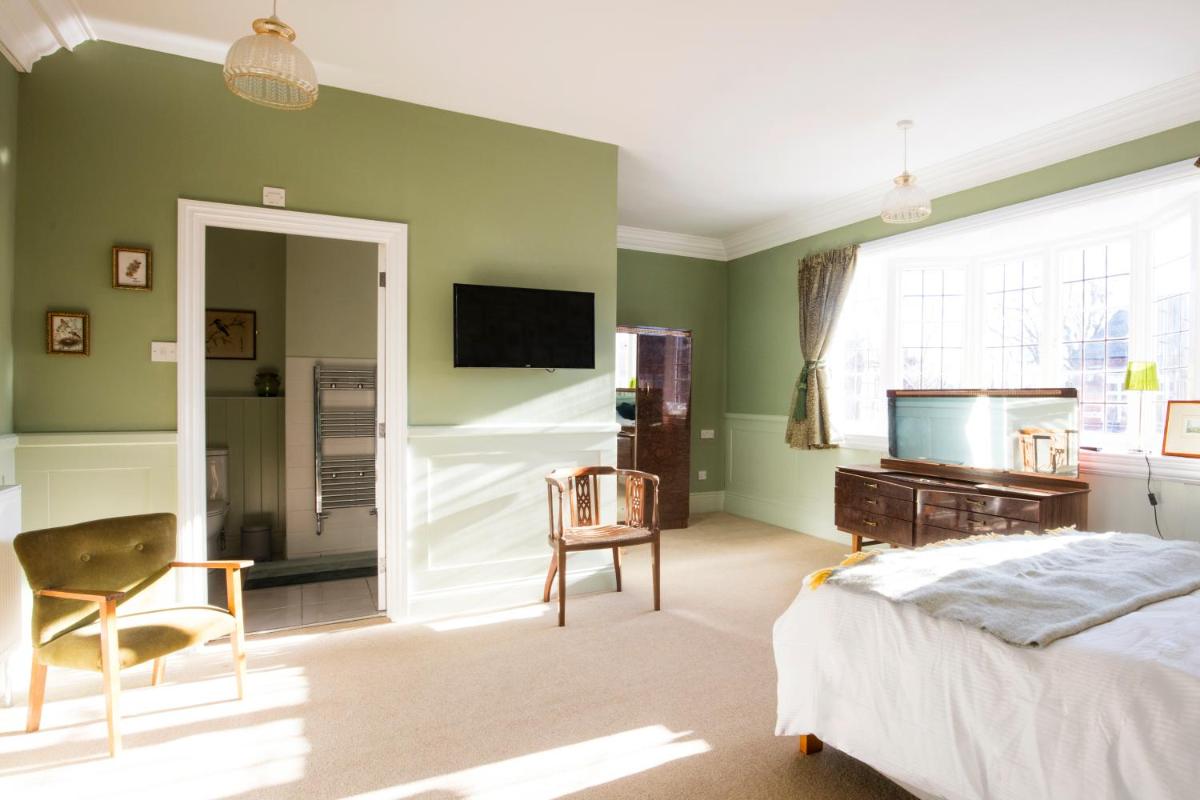Bournville House & Cafe - Housity
