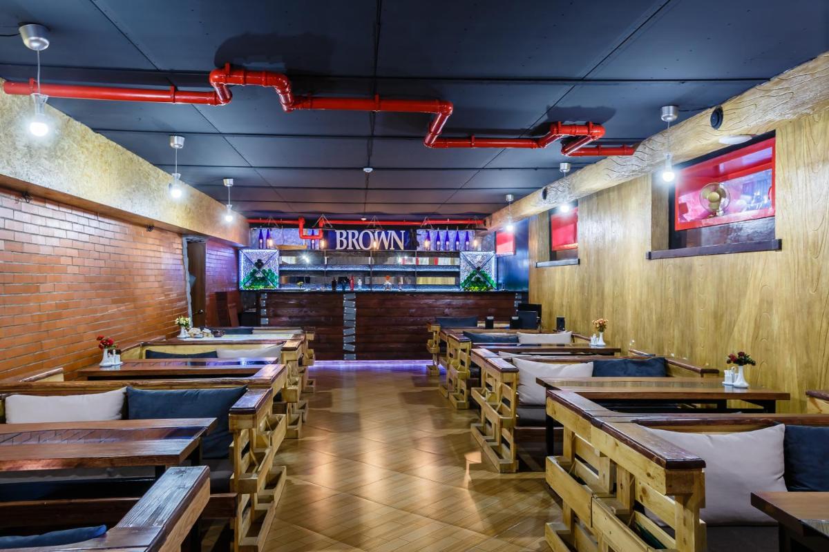 Brown Hotel - Hizvo