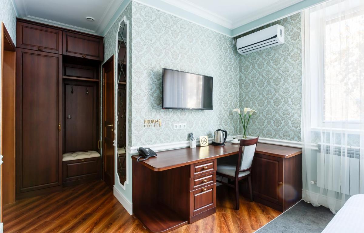 Brown Hotel - Hizvo
