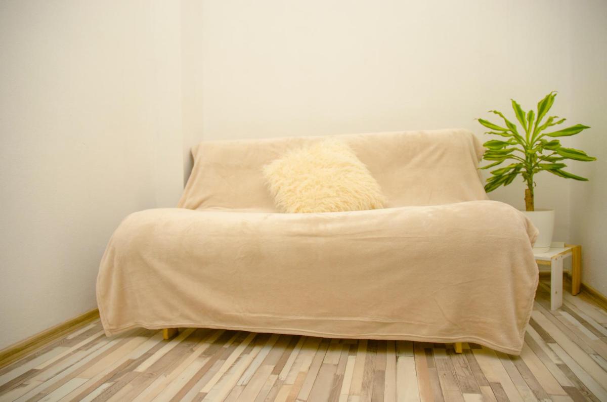 Queen's Studio - Housity