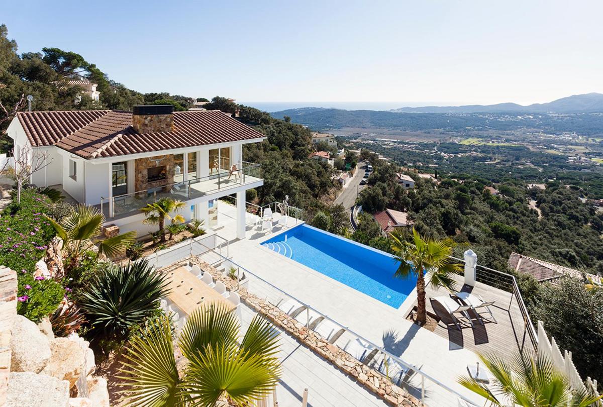 Villa Pacifica - Housity