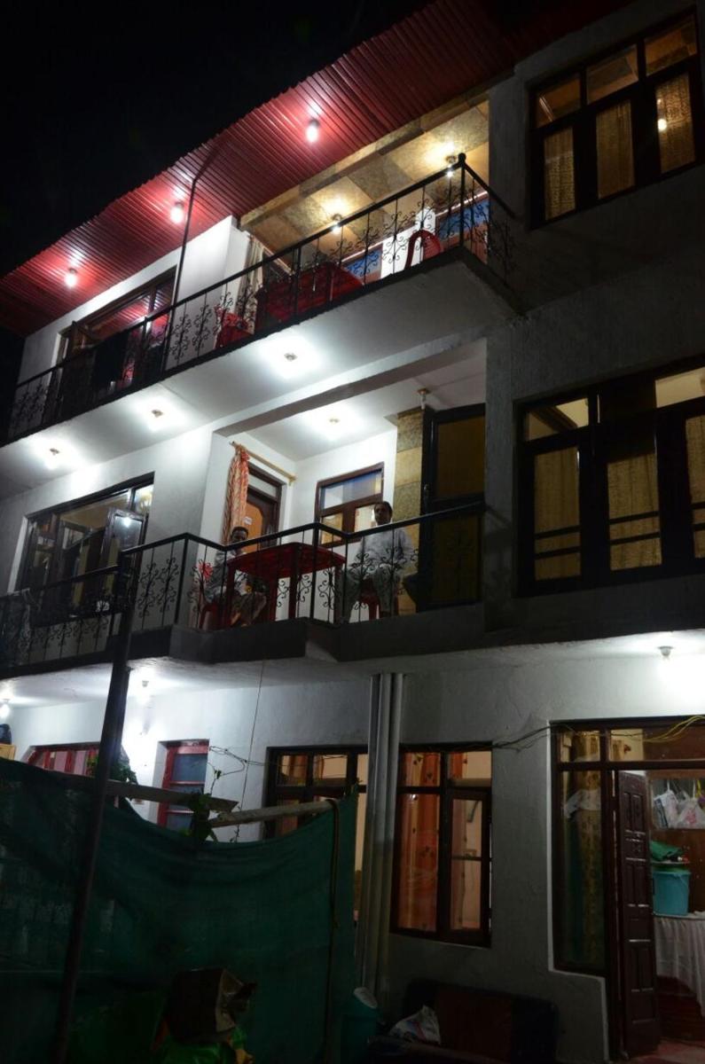 Howrah Guest House - Housity
