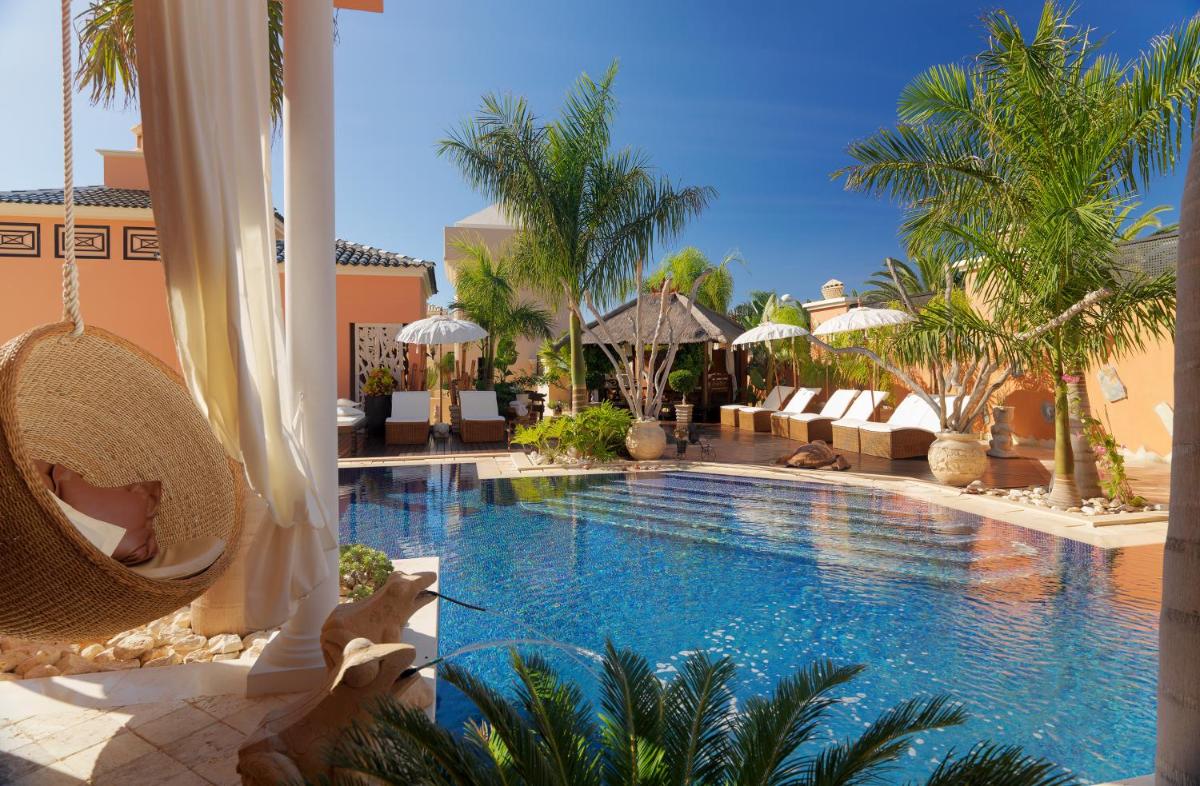 Piscina en o cerca de Royal Garden Villas, Luxury Hotel