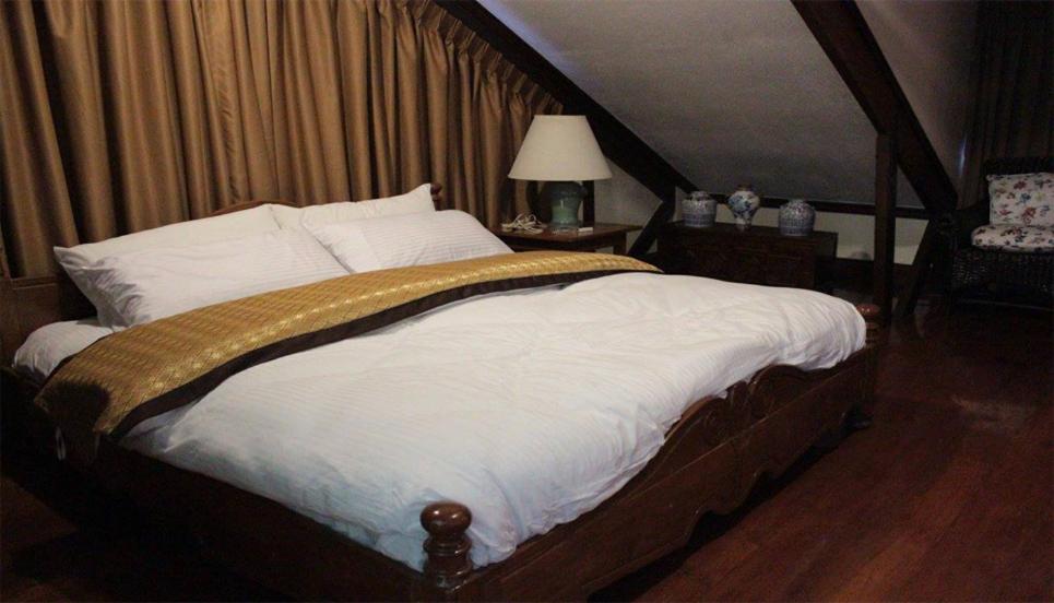 F8 Inn - Formerly F8 Bed & Breakfast - Housity