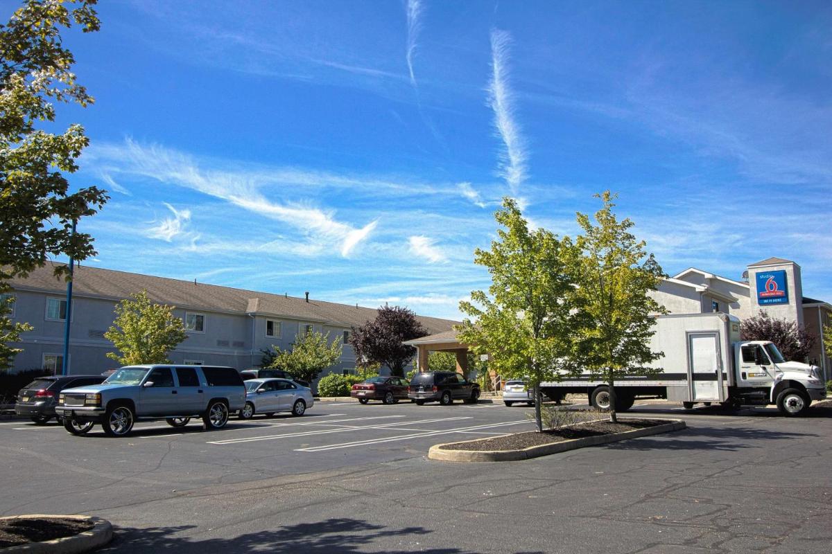 Motel 6-East Brunswick, NJ - Housity