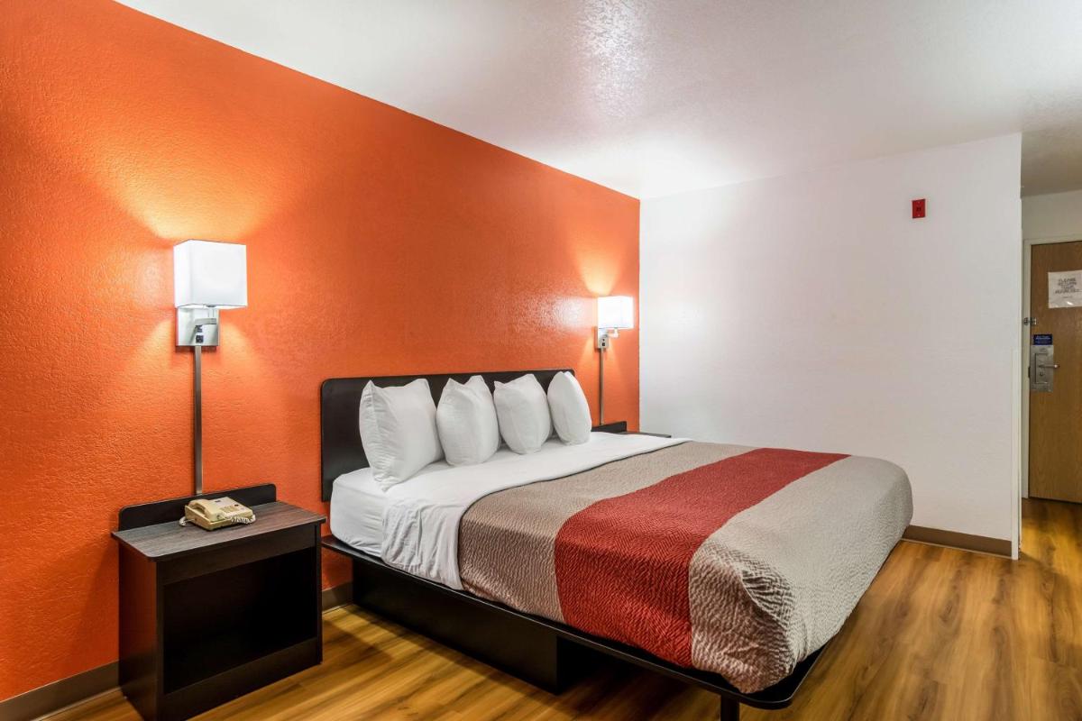 Motel 6-Barkeyville, PA - Housity