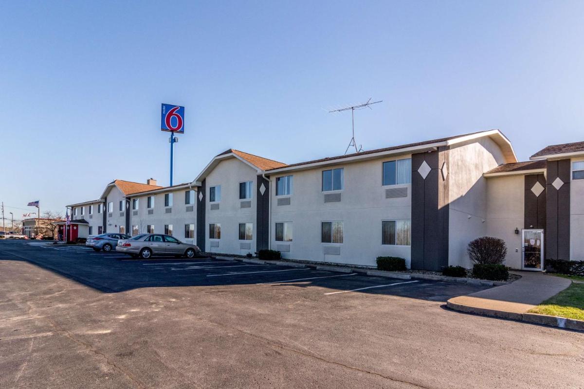 Motel 6-Barkeyville, PA - Housity
