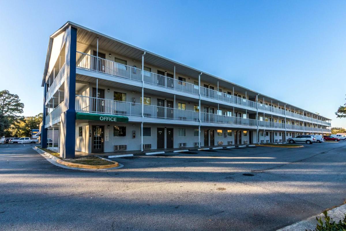 Studio 6-Savannah, GA - Housity